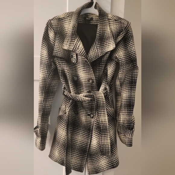 Beautiful BCX Short Trench Coat - Picture 1 of 3